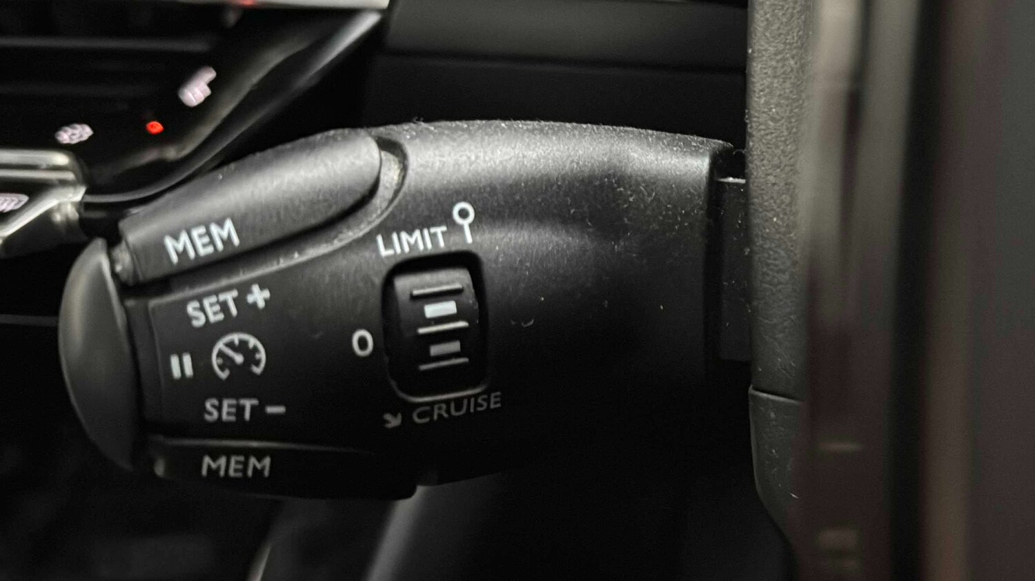 Used Peugeot 2008 2020 for sale - 77860121: Photo 14