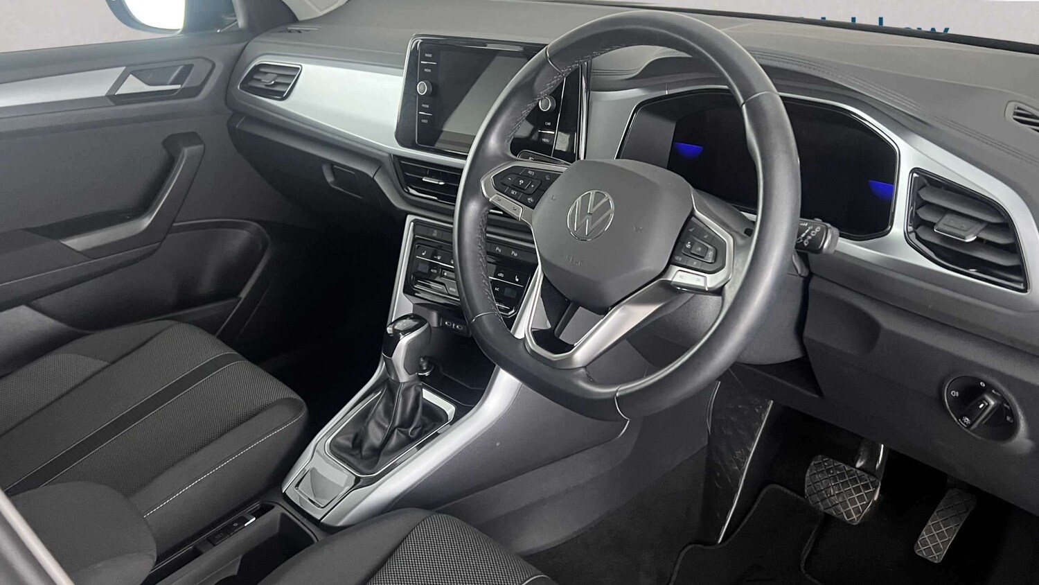 Used Volkswagen T-Roc for sale - 77862136: Photo 10