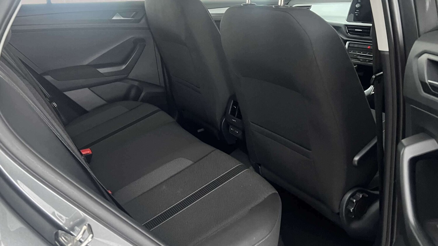 Used Volkswagen T-Roc for sale - 77862136: Photo 26