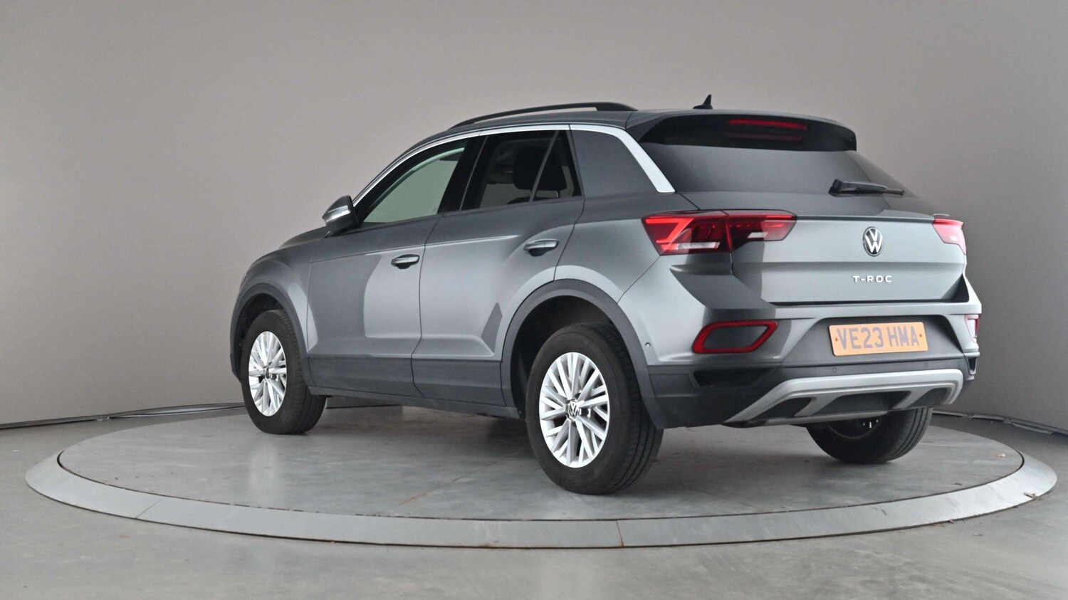 Used Volkswagen T-Roc for sale - 77862136: Photo 5