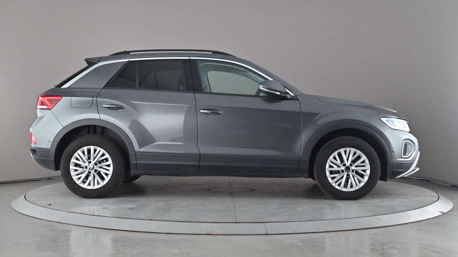 Used Volkswagen T-Roc for sale - 77862136: Photo 8
