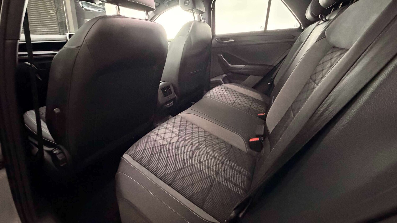 Used Volkswagen T-Roc for sale - 77861586: Photo 23