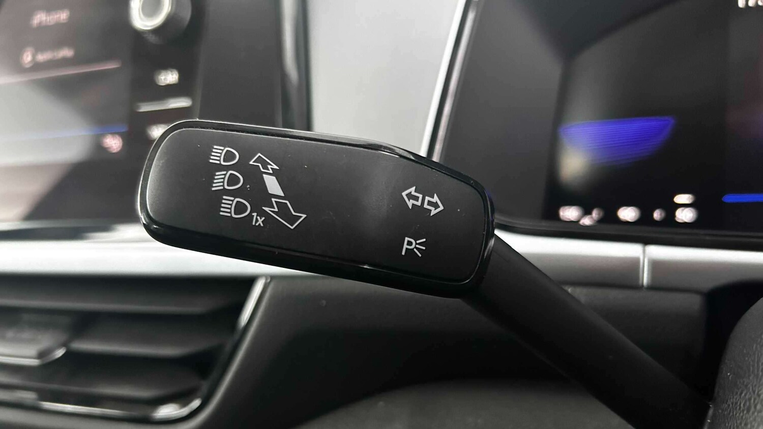 Used Volkswagen T-Roc 2023 for sale - 77857834: Photo 12