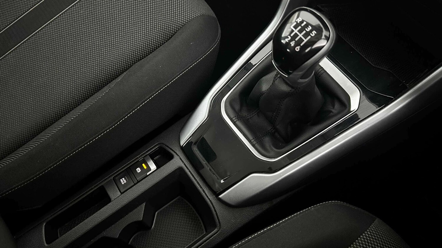 Used Volkswagen T-Roc 2023 for sale - 77857834: Photo 17