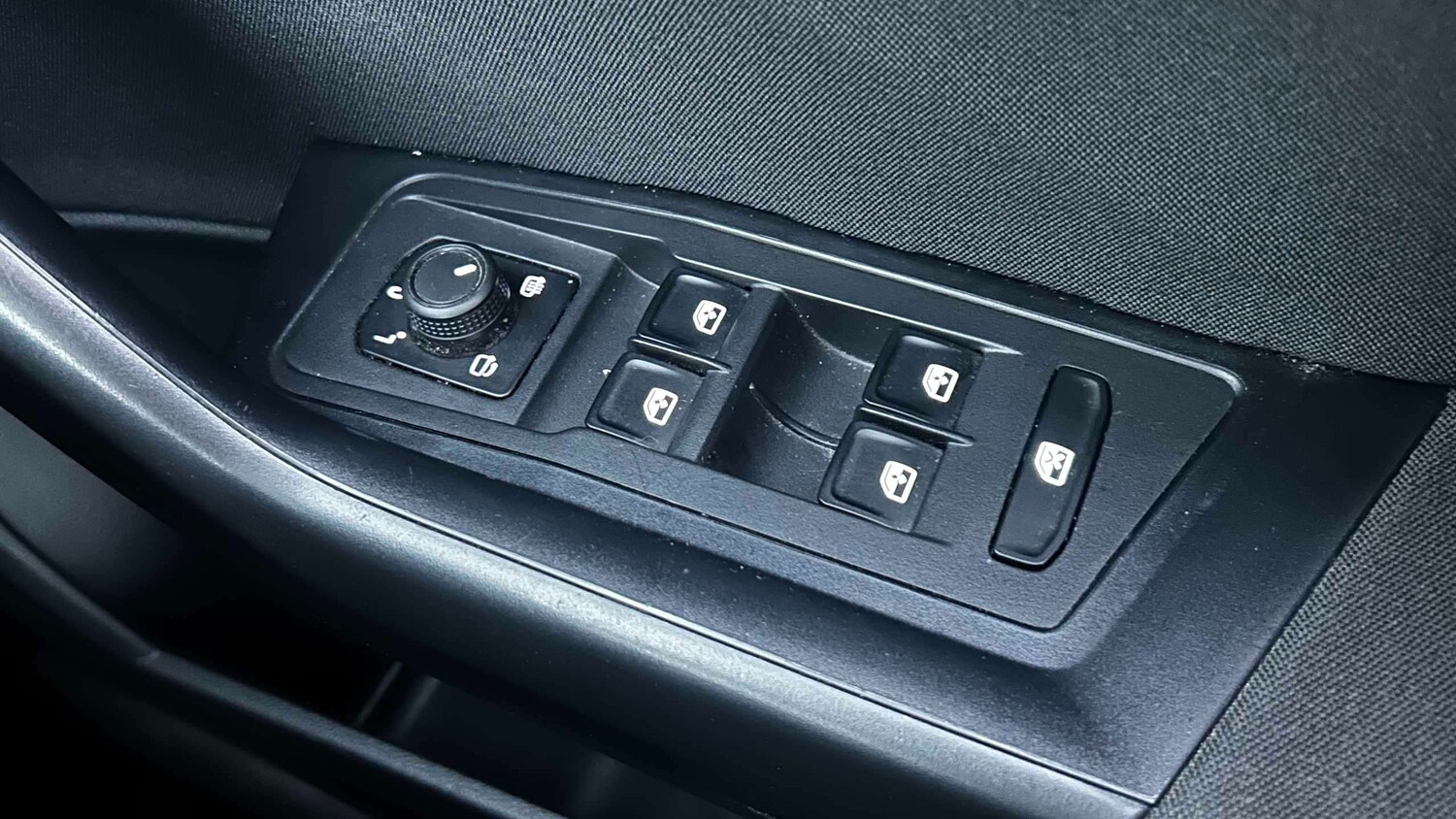 Used Volkswagen T-Roc 2023 for sale - 77857834: Photo 18