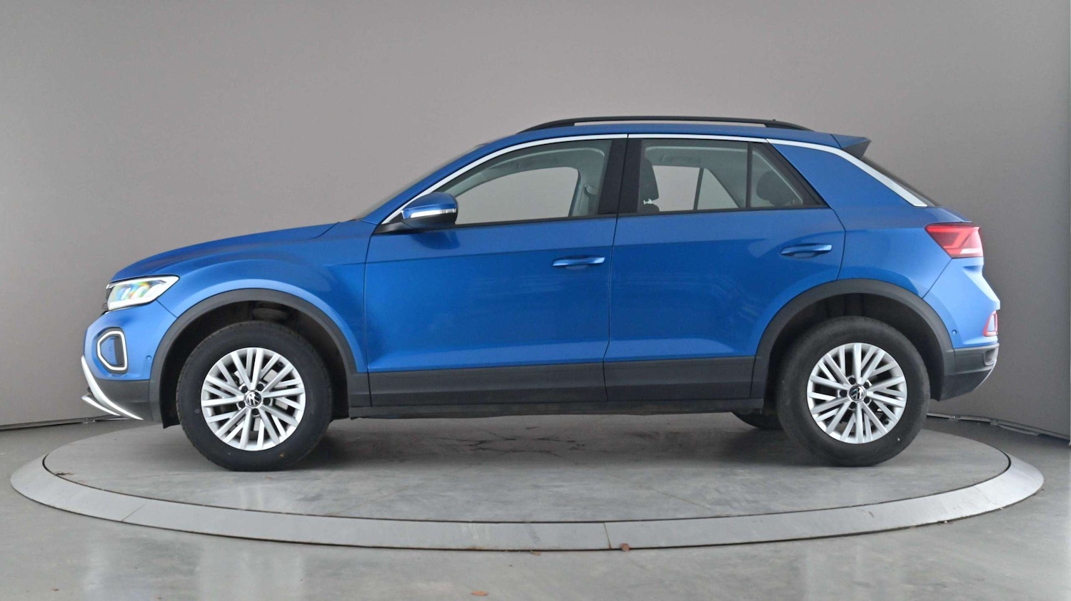 Used Volkswagen T-Roc 2023 for sale - 77857834: Photo 4