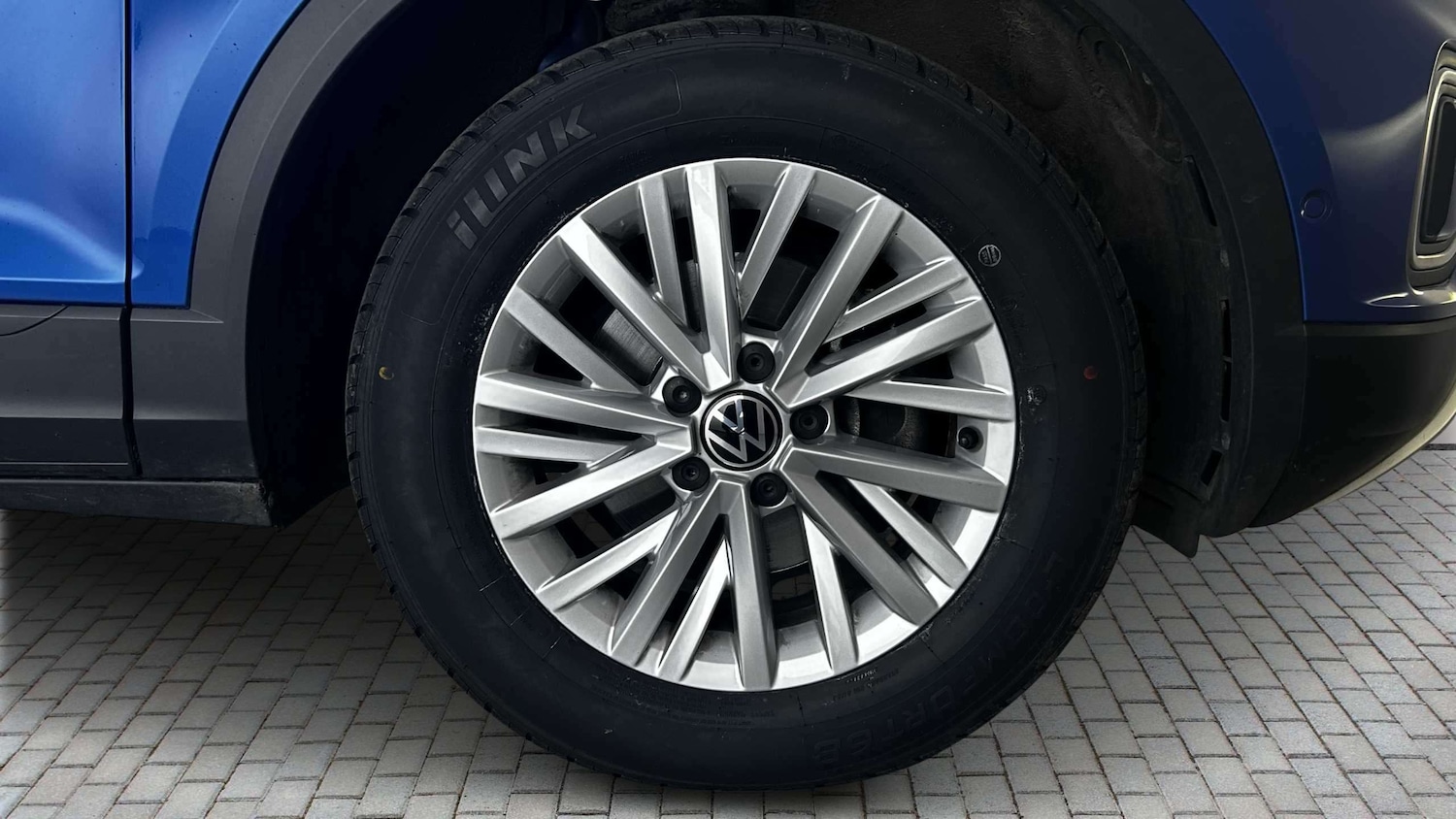 Used Volkswagen T-Roc 2023 for sale - 77857834: Photo 9