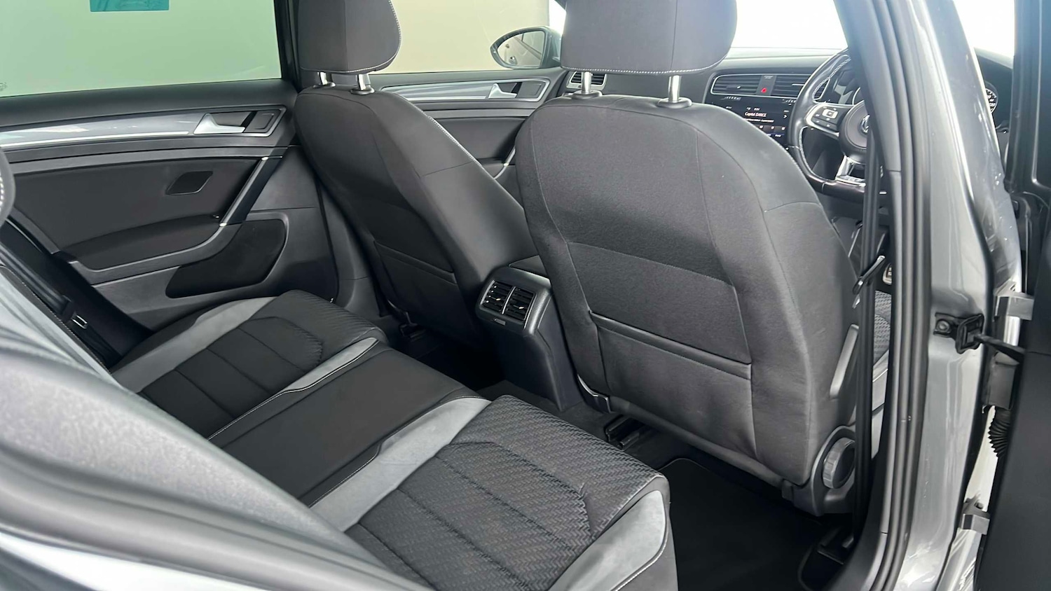 Used Volkswagen Golf for sale - 77858052: Photo 2