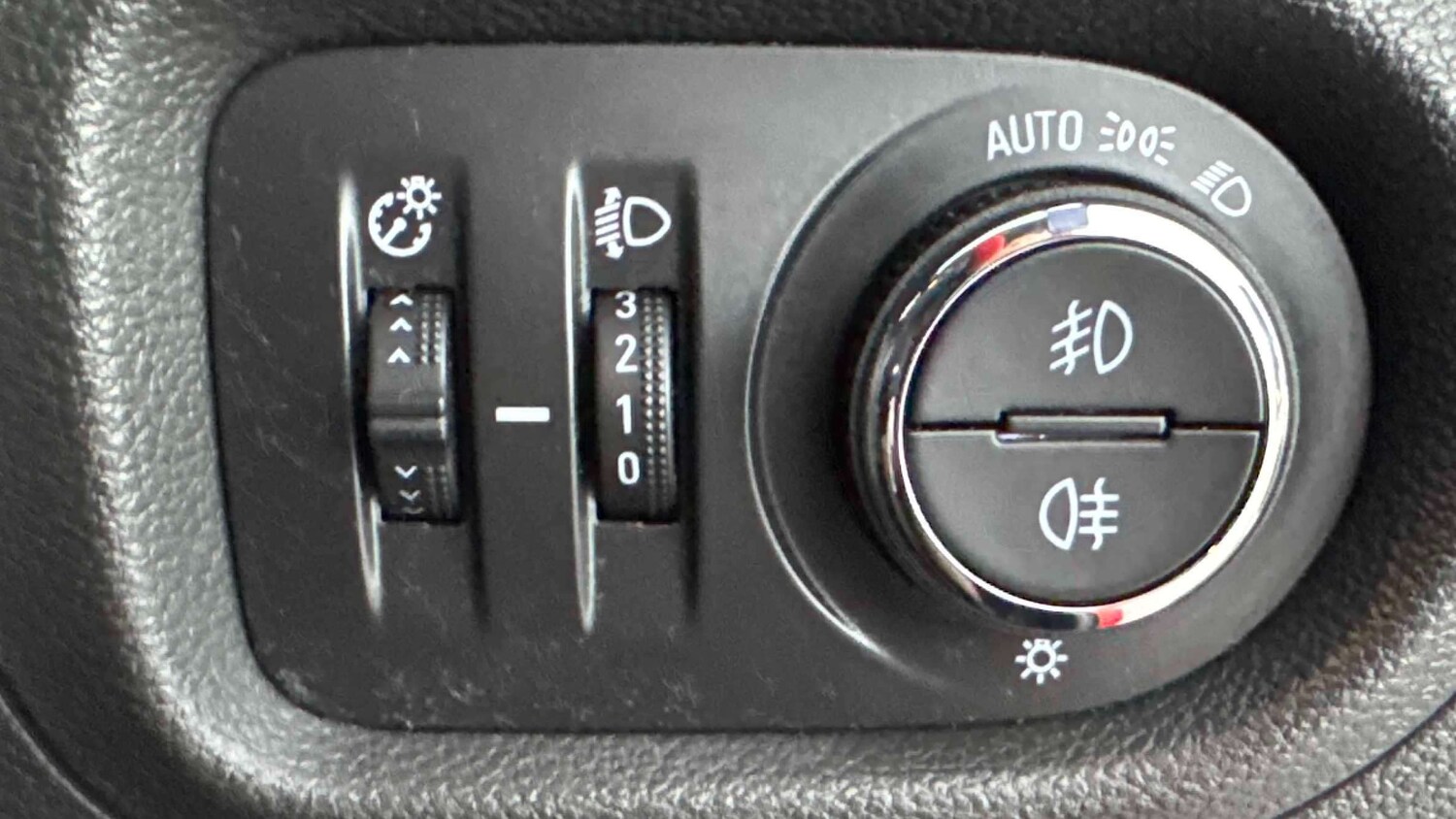 Used Vauxhall Astra 2018 for sale - 78052162: Photo 20