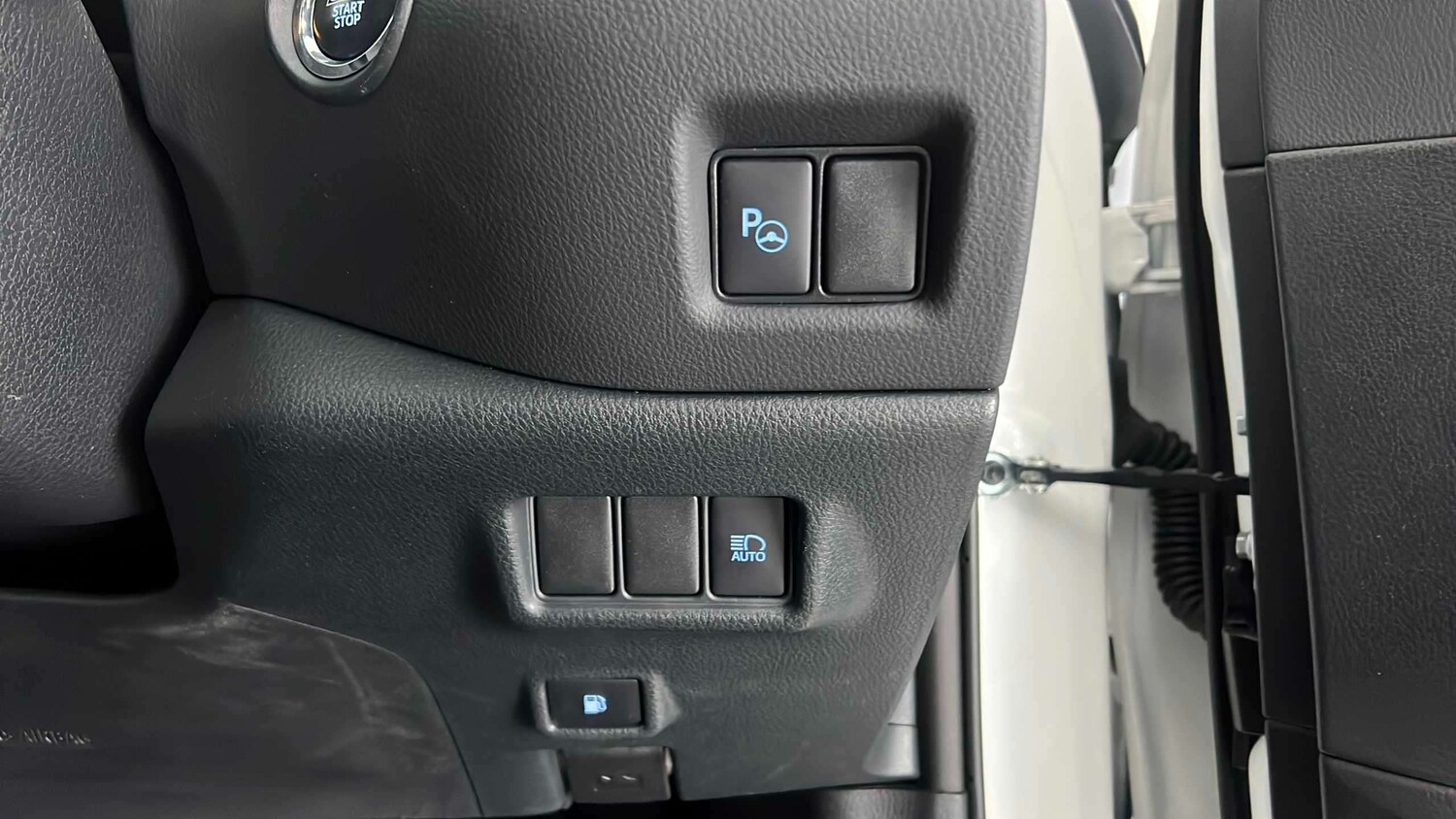 Used Toyota C-HR 2023 for sale - 77856701: Photo 18