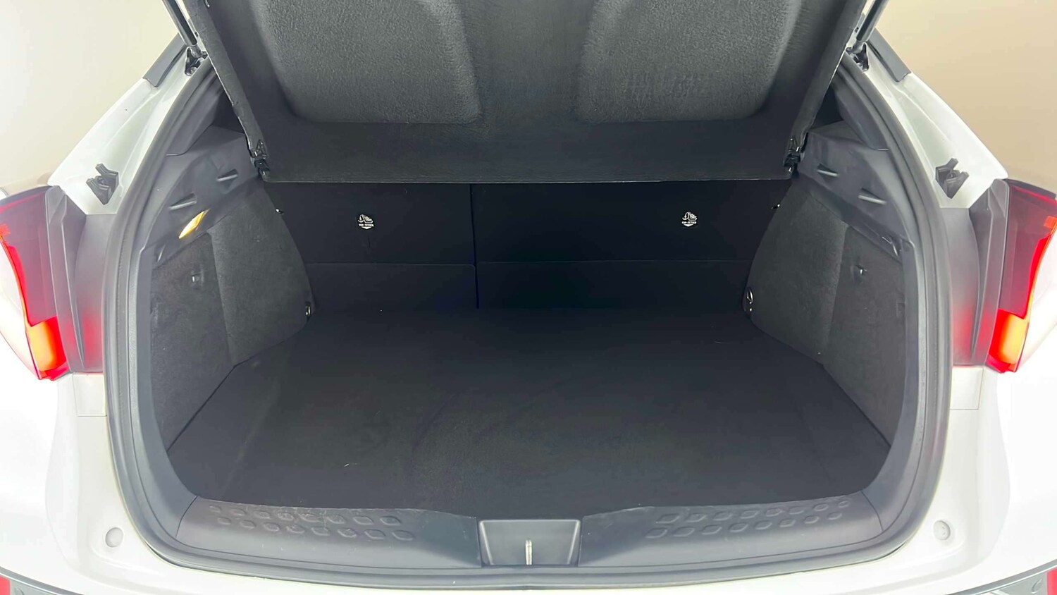 Used Toyota C-HR 2023 for sale - 77856701: Photo 22