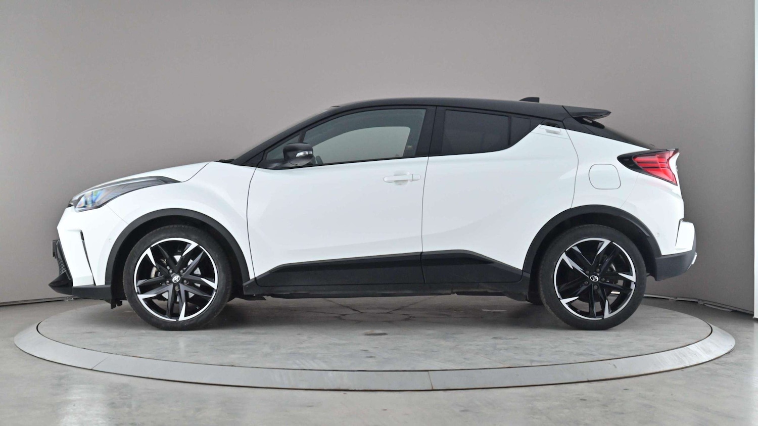 Used Toyota C-HR 2023 for sale - 77856701: Photo 4