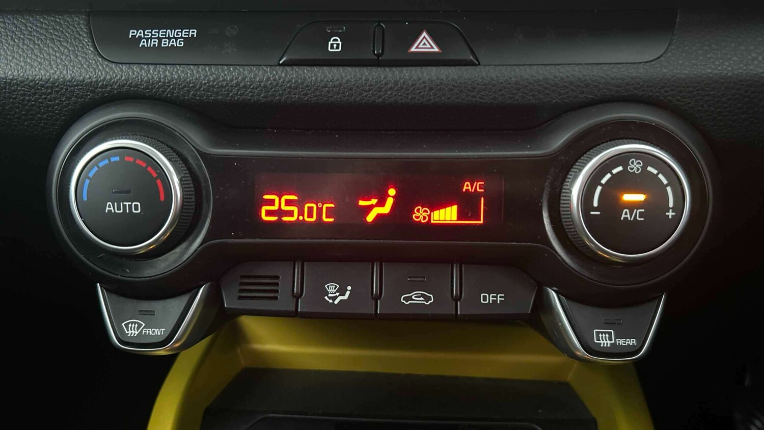 Used Kia Stonic for sale - 77859213: Photo 15