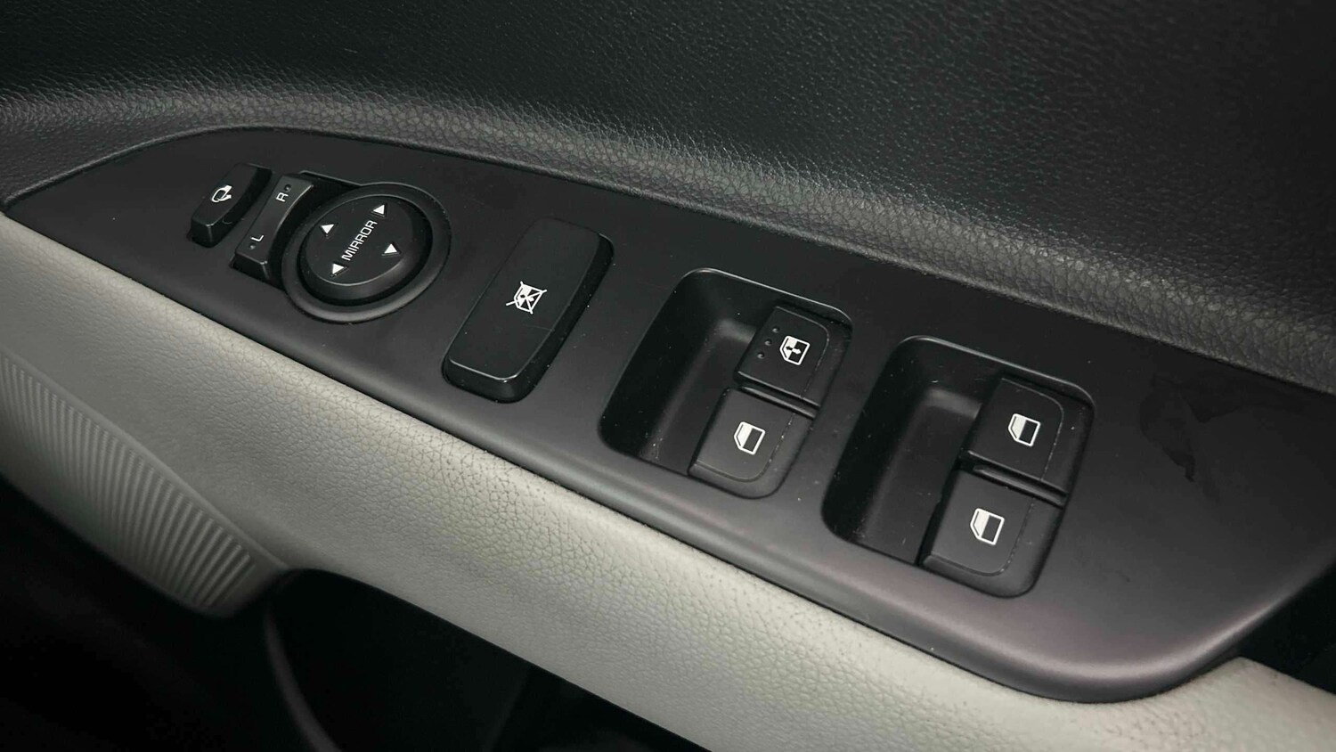 Used Kia Stonic for sale - 77859213: Photo 20