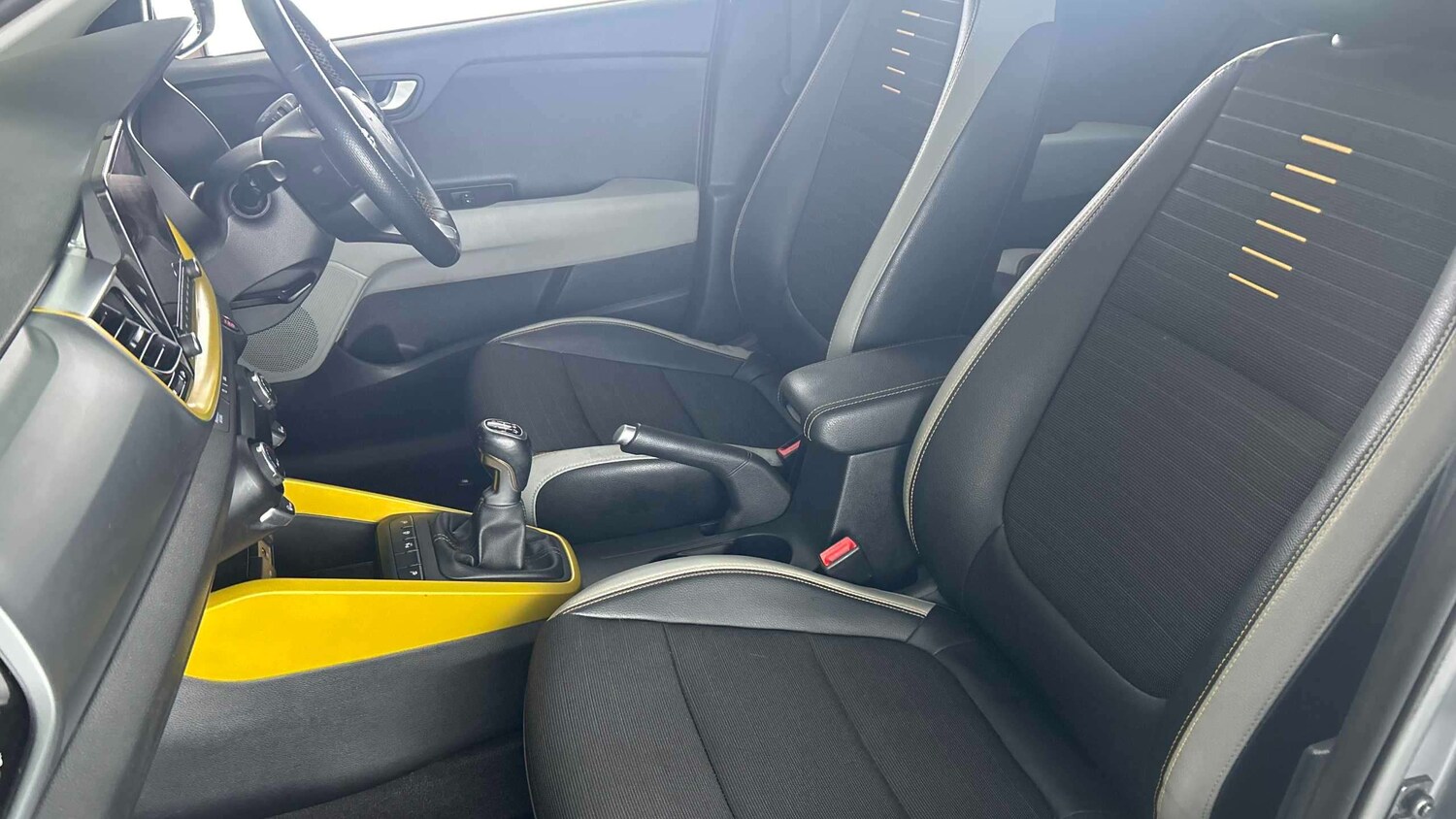 Used Kia Stonic for sale - 77859213: Photo 23