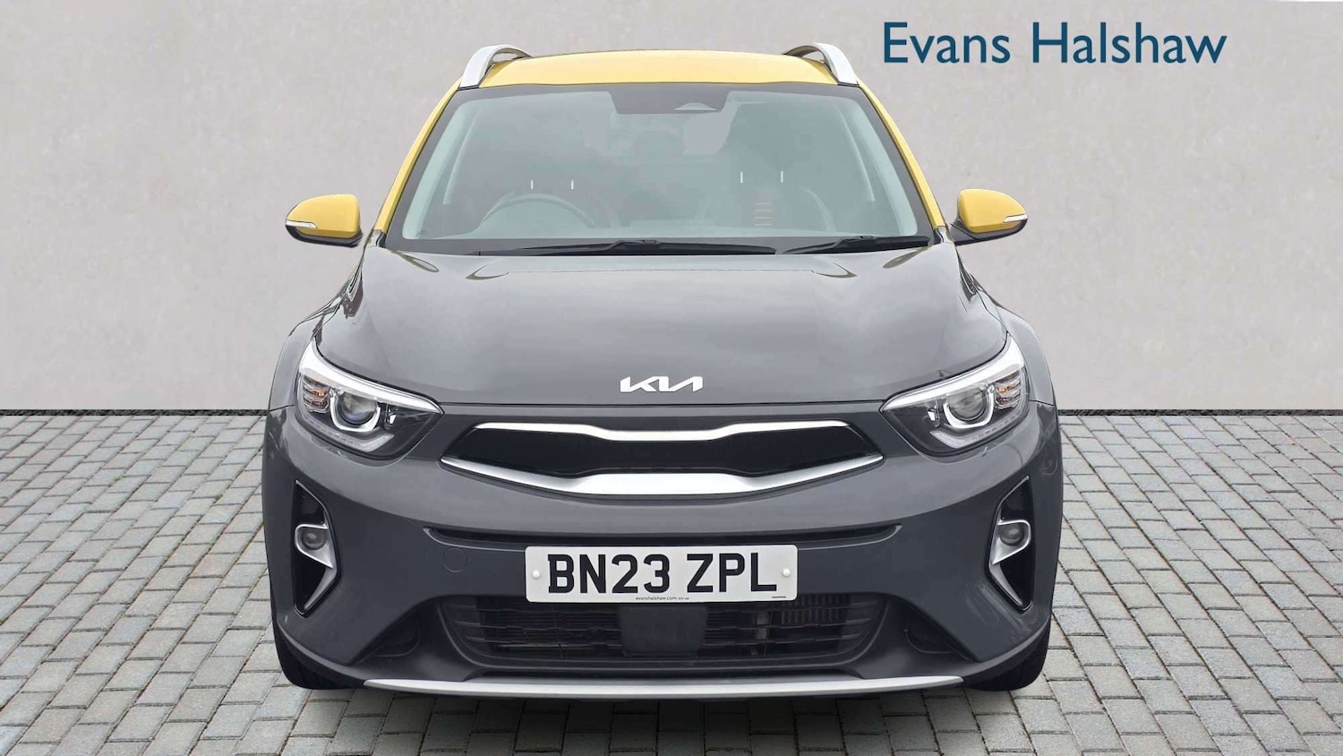 Used Kia Stonic for sale - 77858472: Photo 2