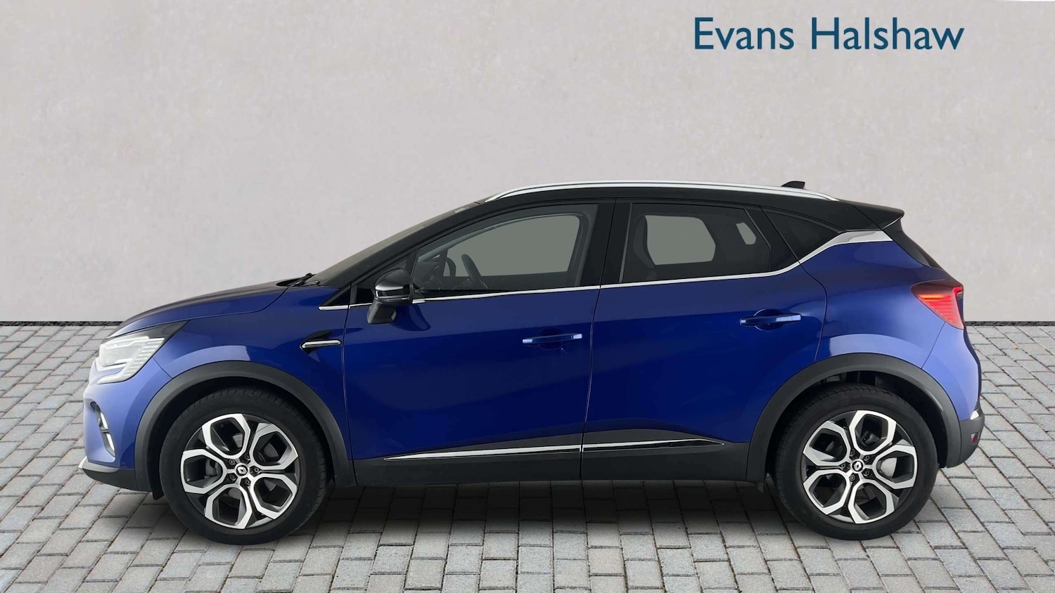 Used Renault Captur 2023 for sale - 77856410: Photo 4