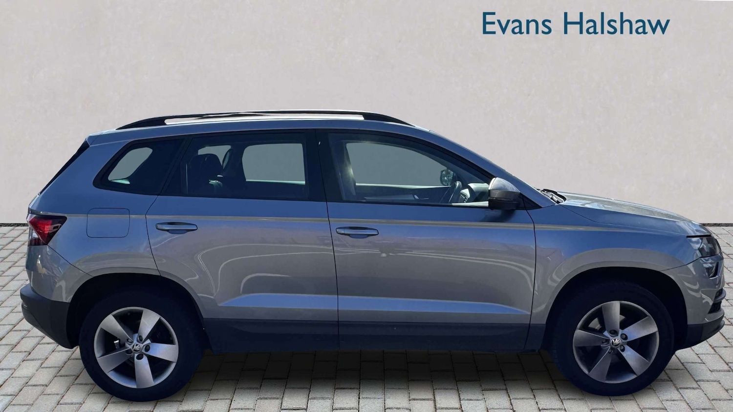 Used Skoda Karoq 2020 for sale - 78161419: Photo 2