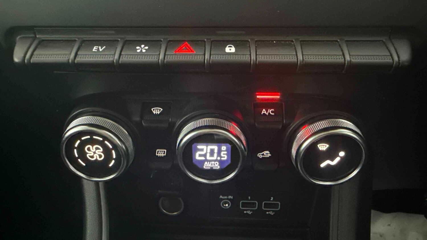 Used Renault Captur for sale - 77861270: Photo 18