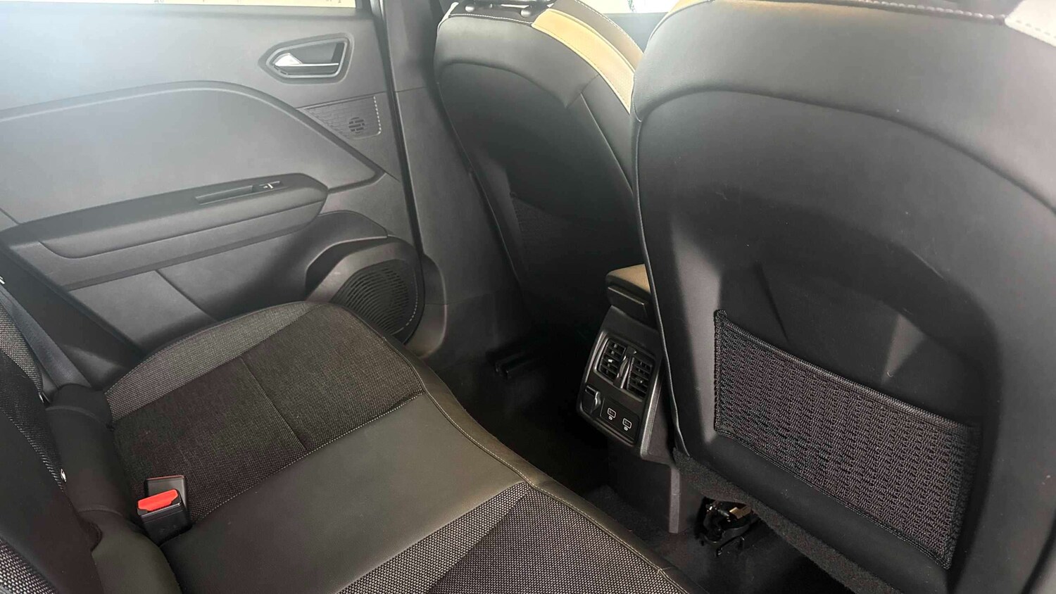 Used Renault Captur for sale - 77861270: Photo 22