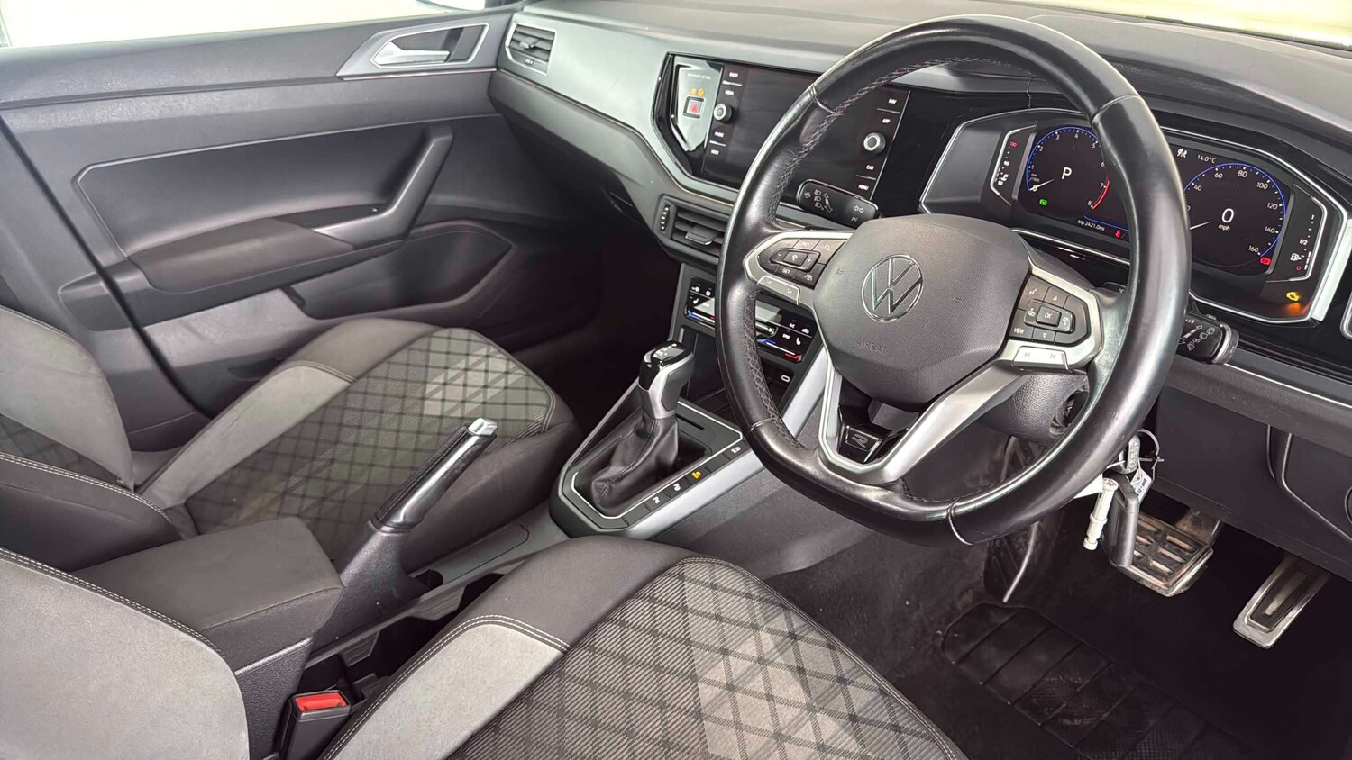 Used Volkswagen Polo for sale - 78104228: Photo 10