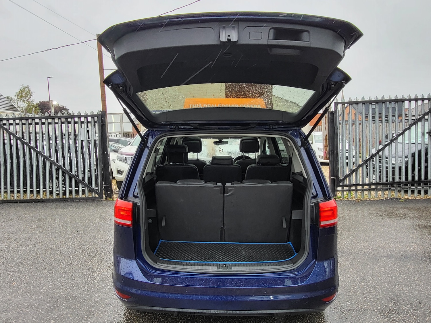 Used Volkswagen Touran 2017 for sale - 76159463: Photo 12