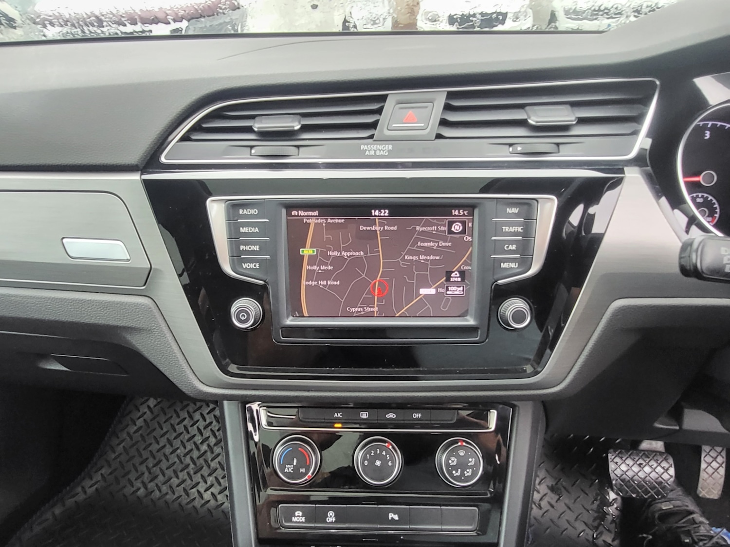 Used Volkswagen Touran 2017 for sale - 76159463: Photo 8