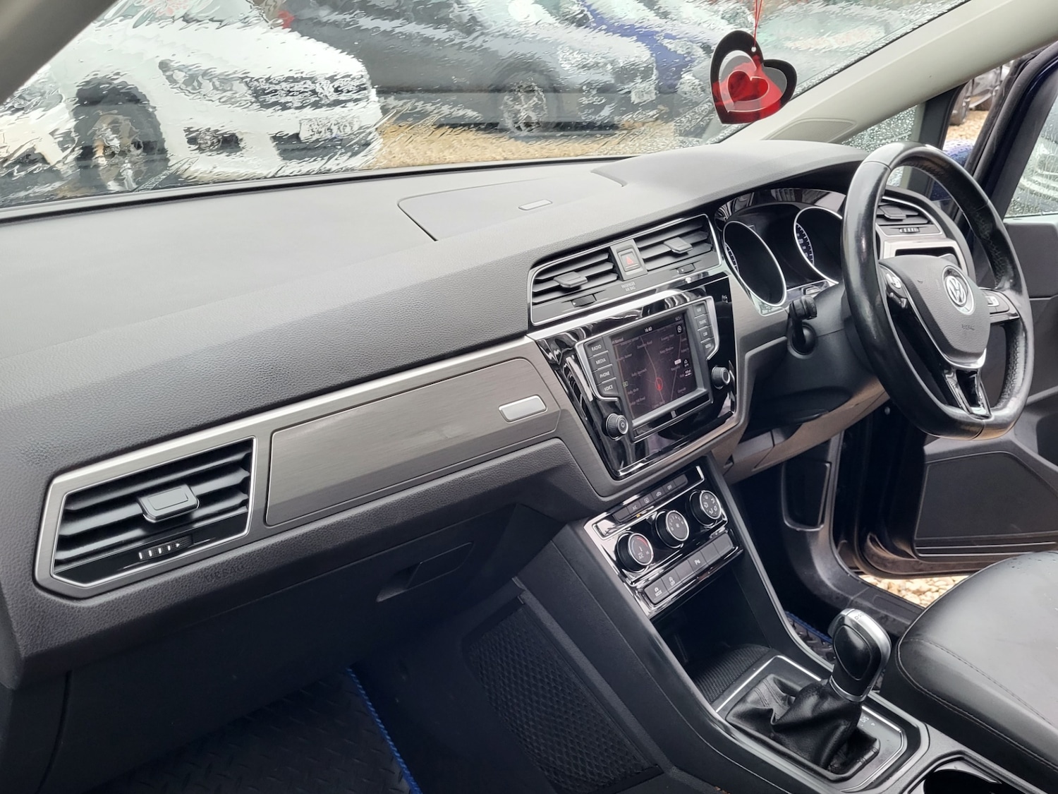 Used Volkswagen Touran 2017 for sale - 76159463: Photo 9