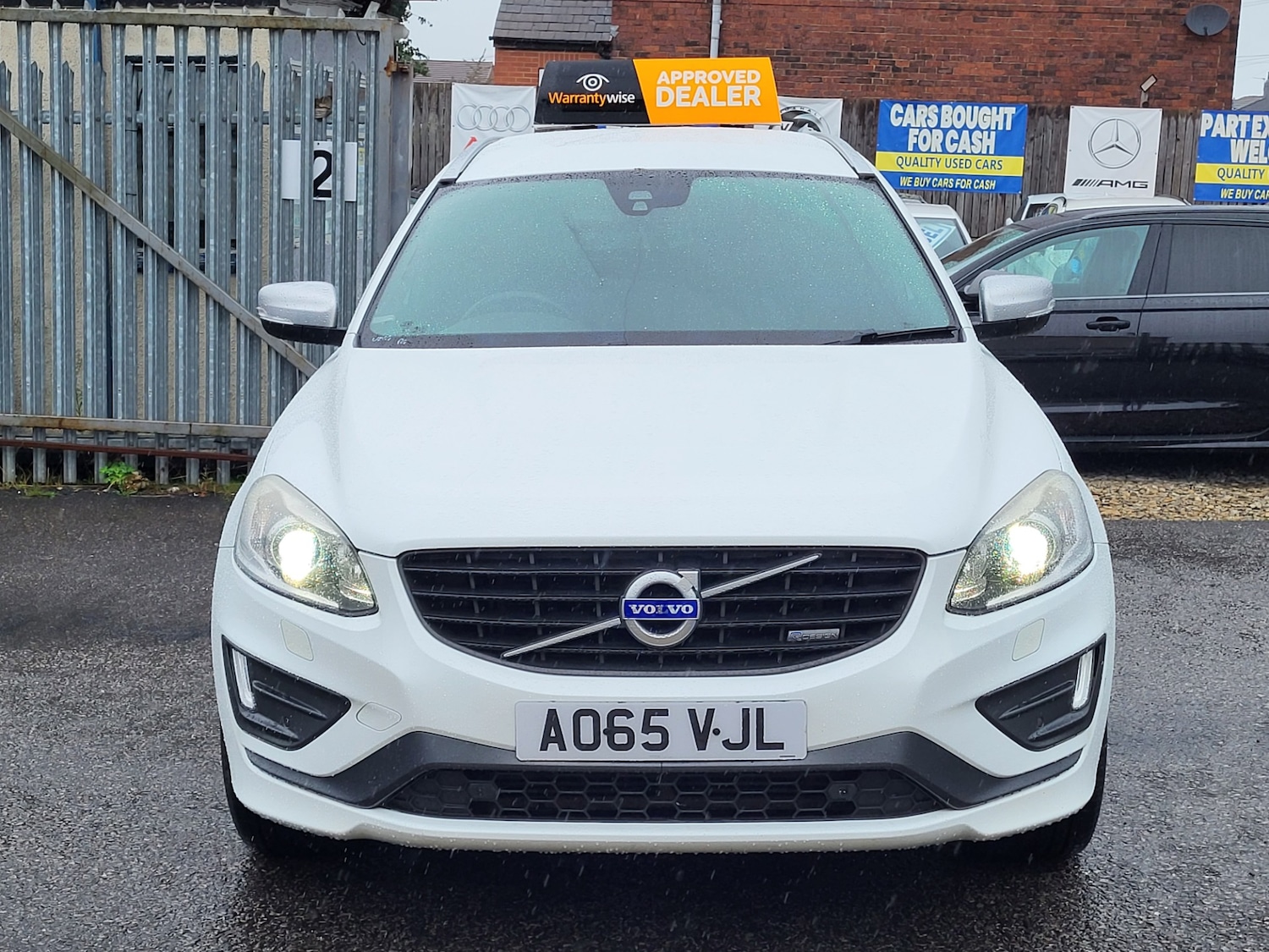 Used Volvo XC60 2015 for sale - 76026763: Photo 2