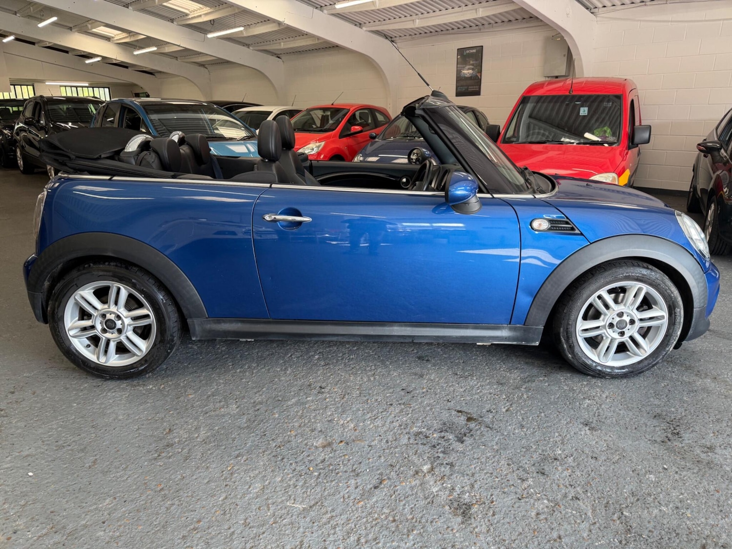 Used MINI Convertible 2013 for sale - 76990476: Photo 13