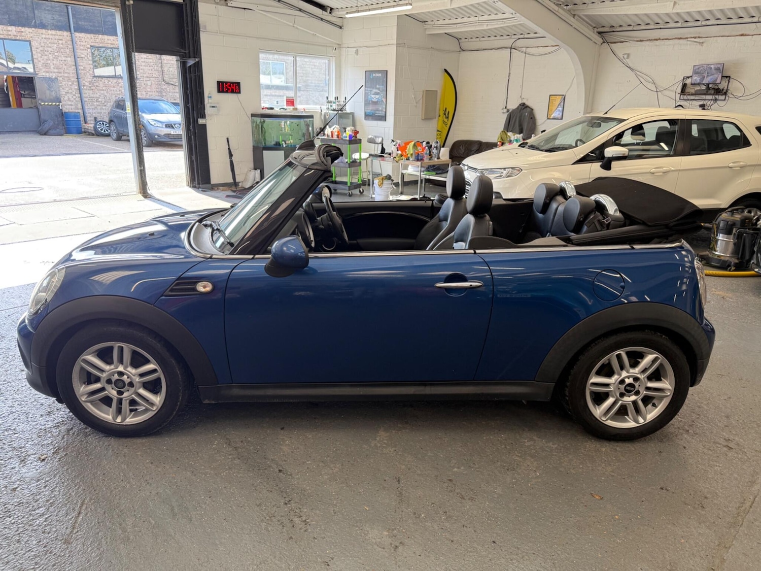 Used MINI Convertible 2013 for sale - 76990476: Photo 9