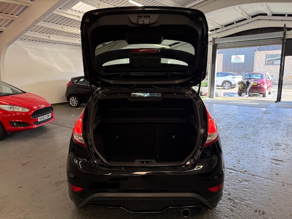 Used Ford Fiesta 2015 for sale - 76026540: Photo 29