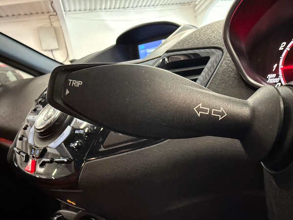 Used Ford Fiesta 2015 for sale - 76026540: Photo 33