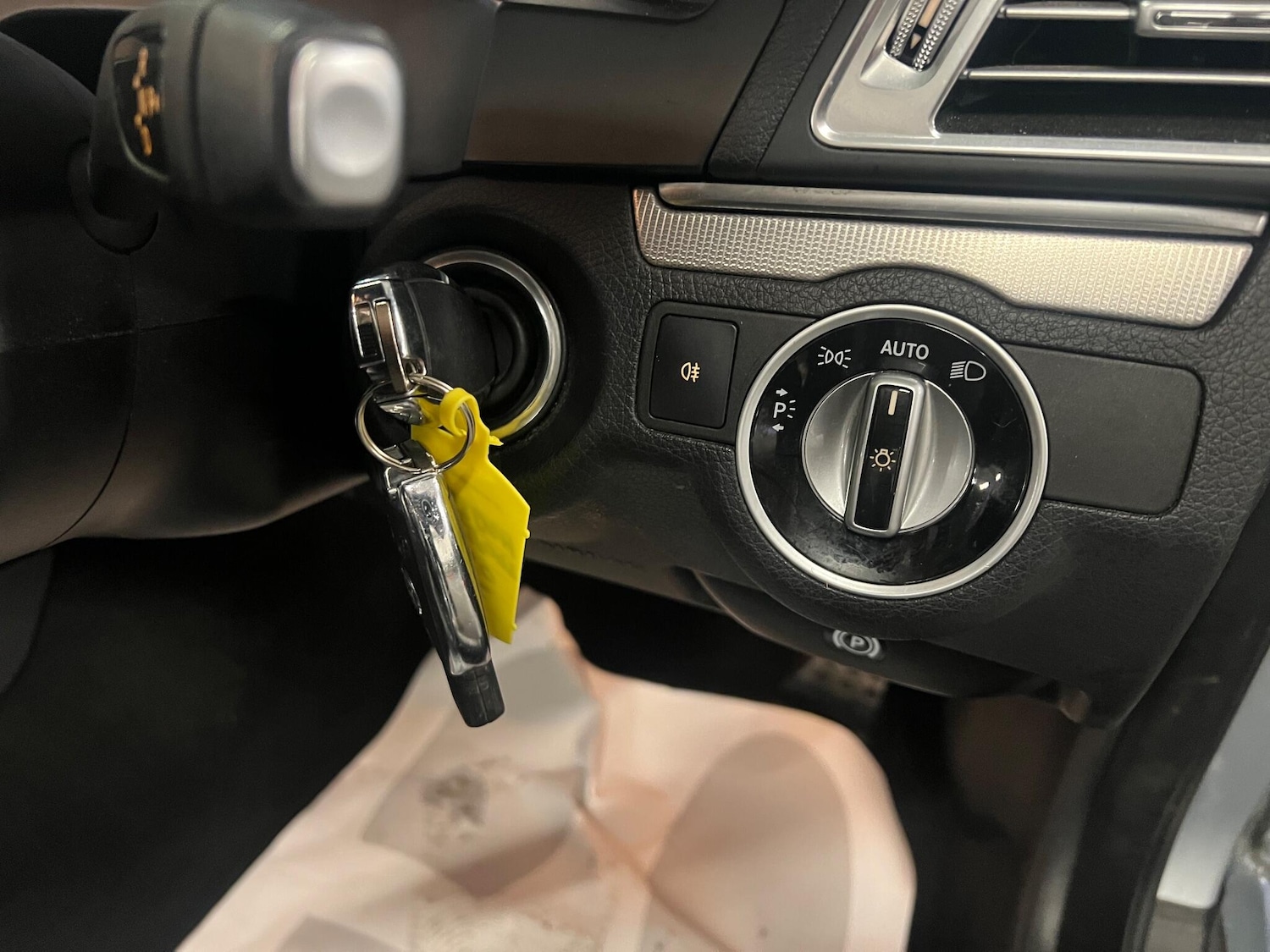 Used Mercedes-Benz E Class 2014 for sale - 77229530: Photo 40