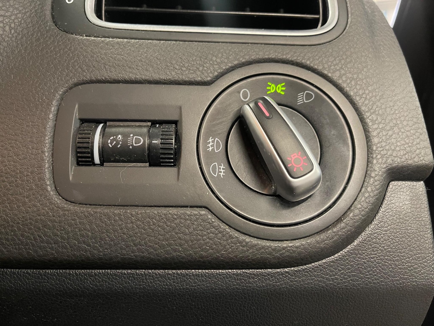 Used Volkswagen Polo 2013 for sale - 77229535: Photo 15