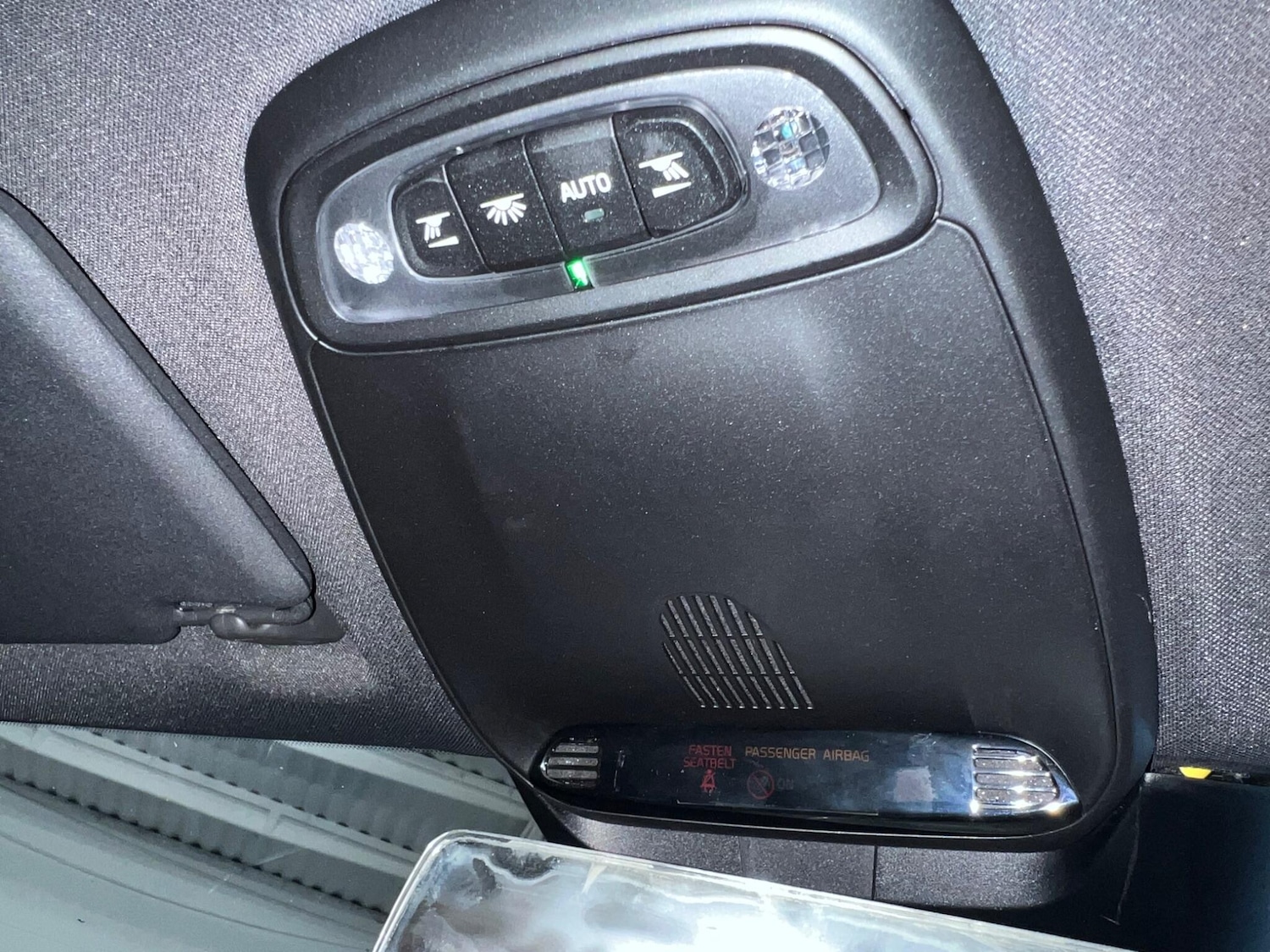 Used Volvo V40 2015 for sale - 76997779: Photo 21