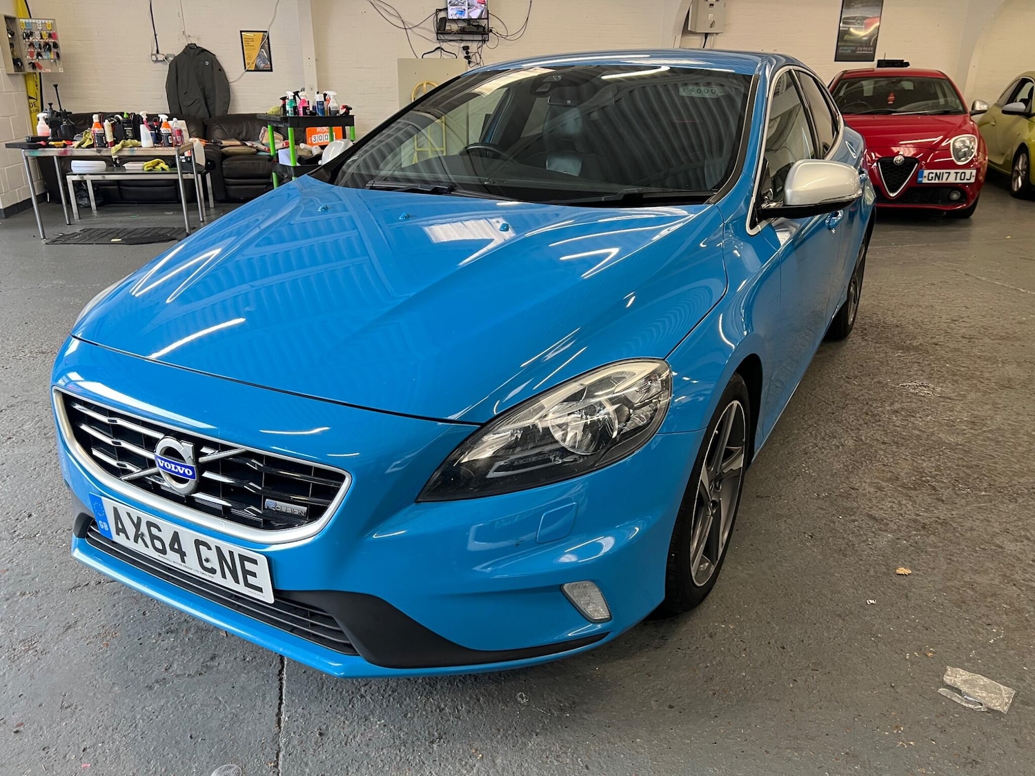 Used Volvo V40 2015 for sale - 76997779: Photo 3