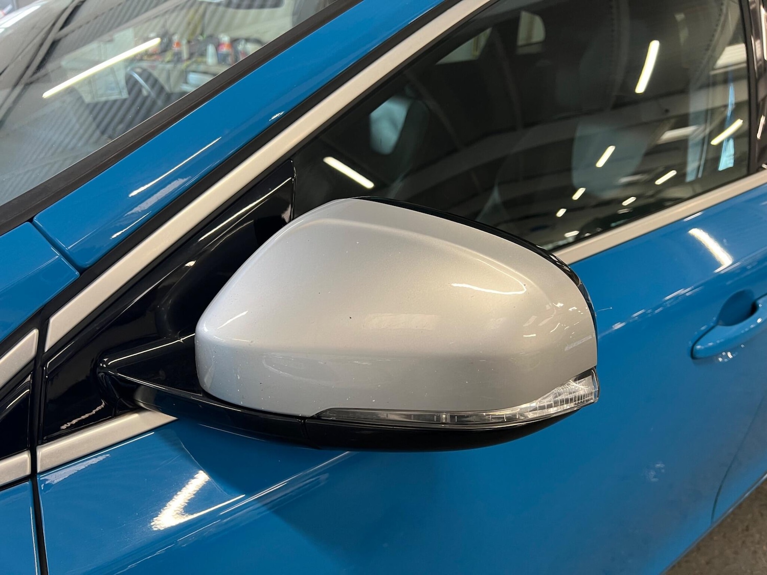 Used Volvo V40 2015 for sale - 76997779: Photo 31