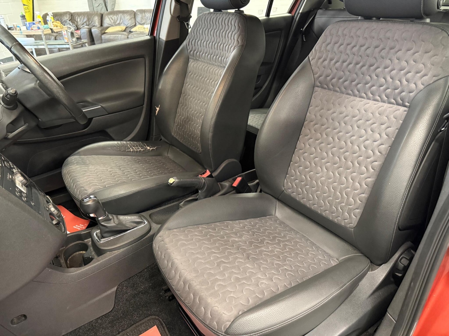 Used Vauxhall Corsa 2011 for sale - 76085355: Photo 31