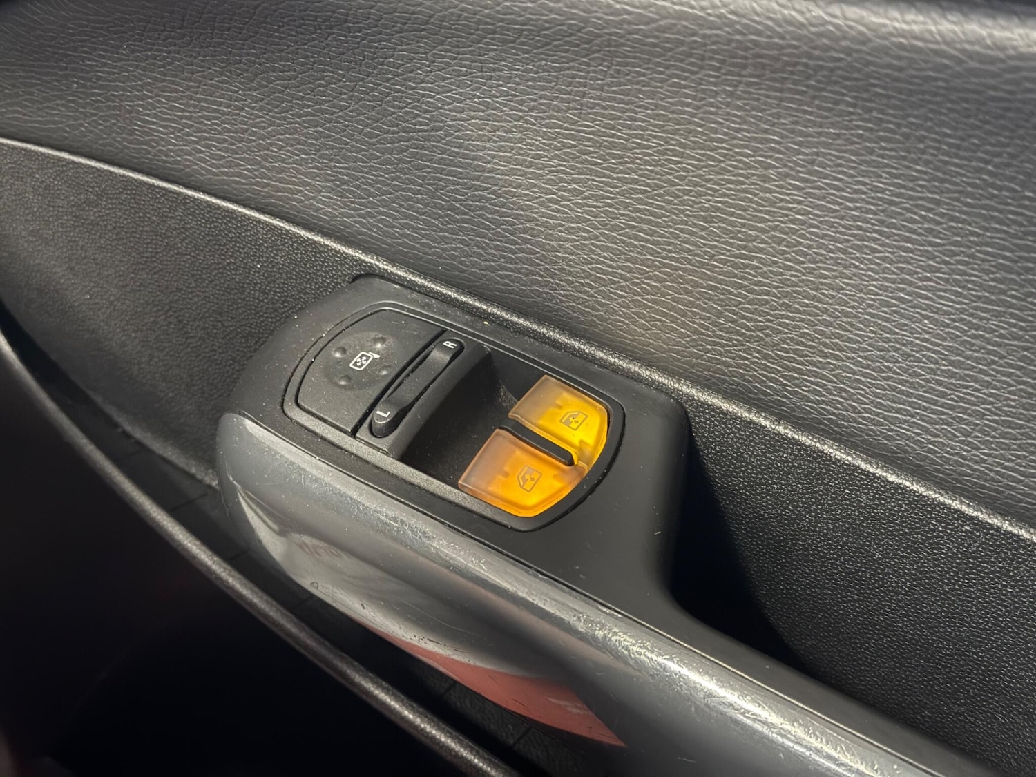 Used Vauxhall Corsa 2011 for sale - 76085355: Photo 33