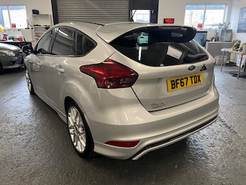 Used Ford Focus 2017 for sale - 76592385: Photo