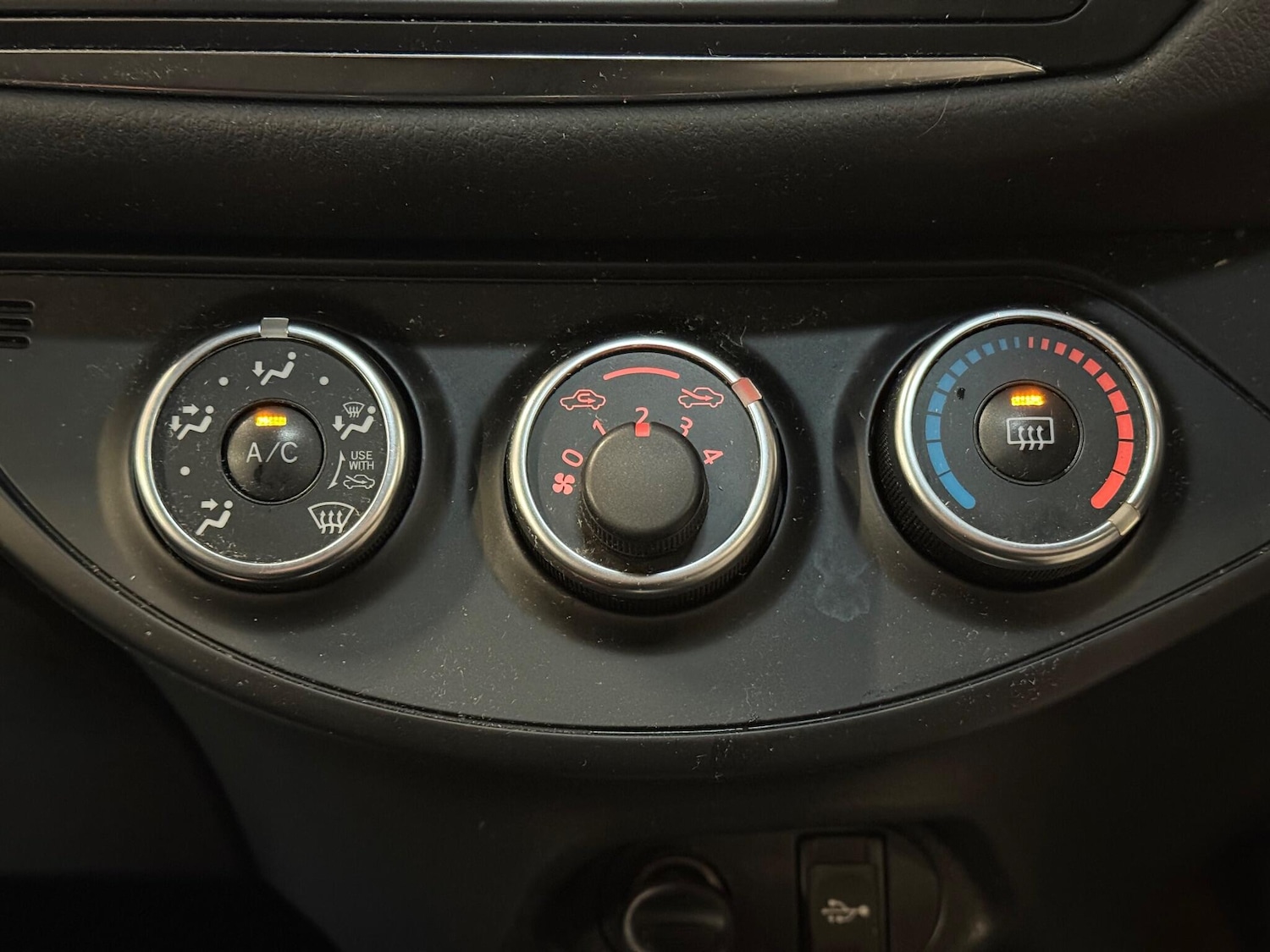 Used Toyota Yaris 2016 for sale - 77108855: Photo 24