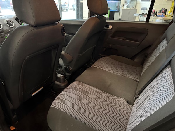 Used Ford Fusion 2006 for sale - 76084094: Photo 14