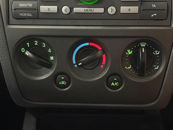 Used Ford Fusion 2006 for sale - 76084094: Photo 22