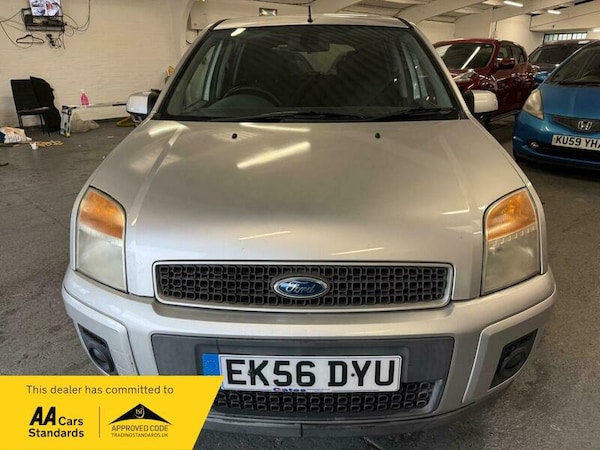 Used Ford Fusion 2006 for sale - 76084094: Photo 2
