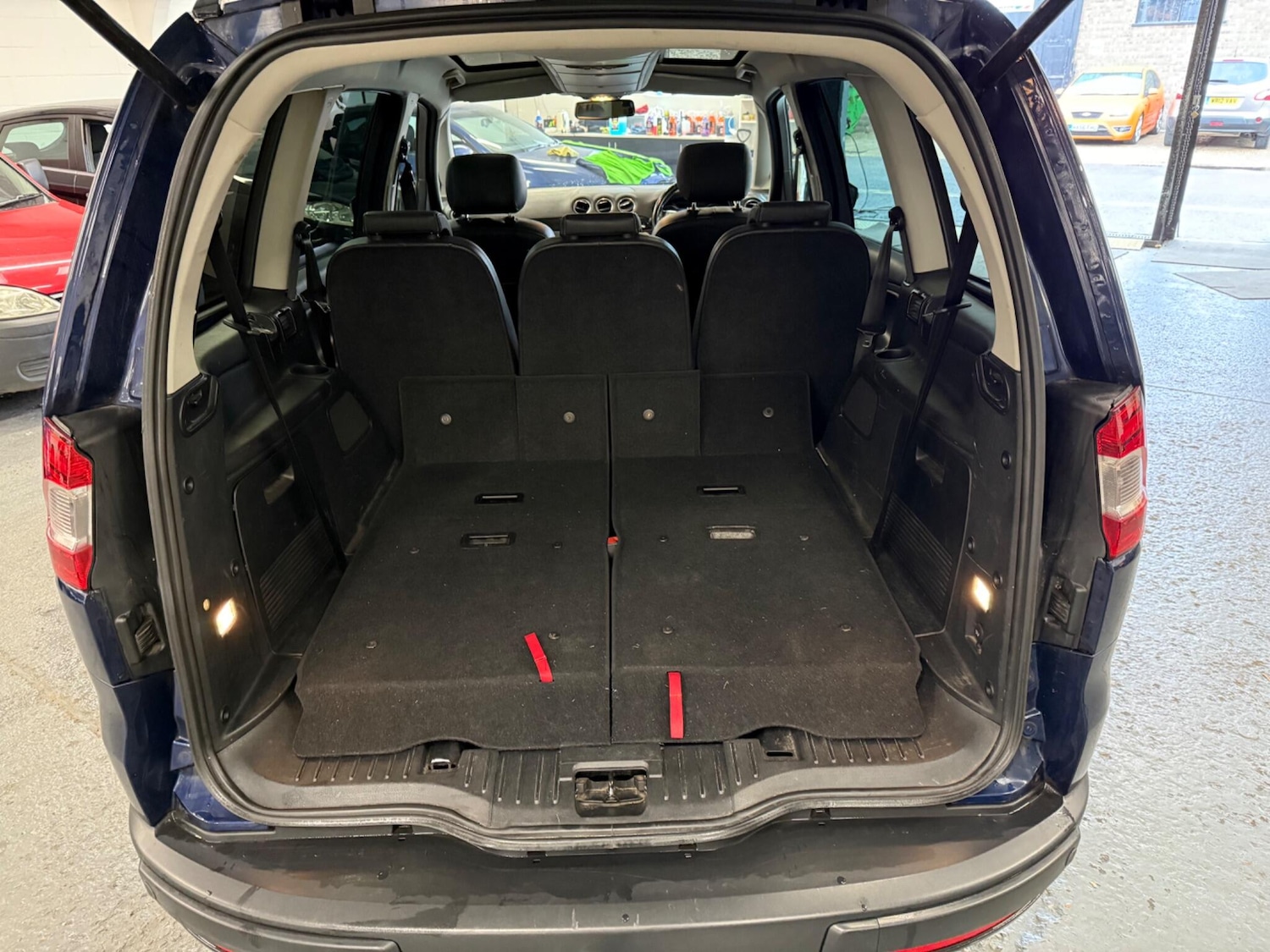 Used Ford Galaxy 2012 for sale - 76976730: Photo 19