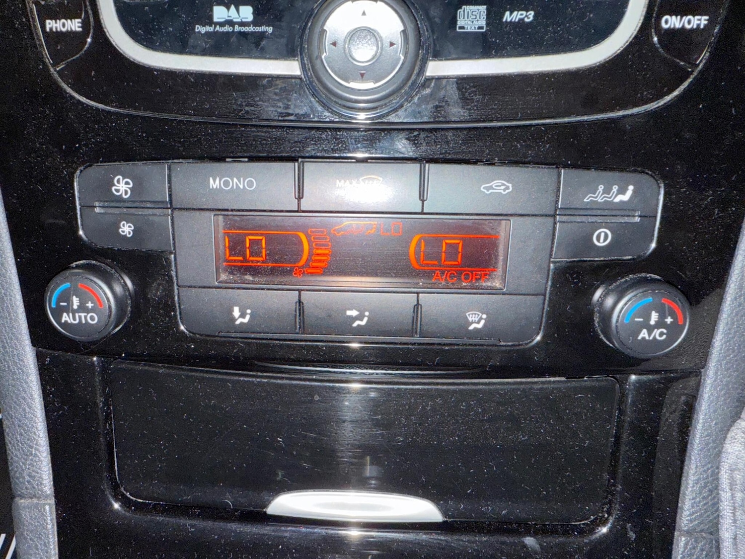 Used Ford Galaxy 2012 for sale - 76976730: Photo 34