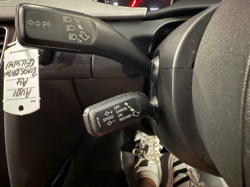 Used Mercedes-Benz SLK 2012 for sale - 76987914: Photo 19