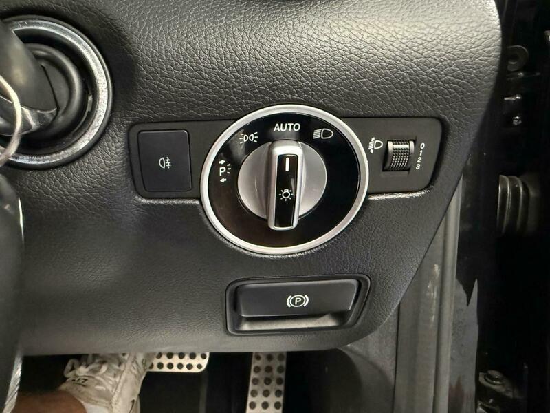 Used Mercedes-Benz SLK 2012 for sale - 76987914: Photo 23