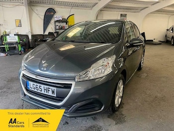 Used Peugeot 208 2015 for sale - 77838572: Photo